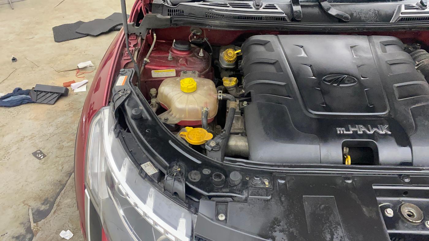 2019 Mahindra XUV500 W9 AT, Diesel, Automatic, 61,586 km, Engine View - Right