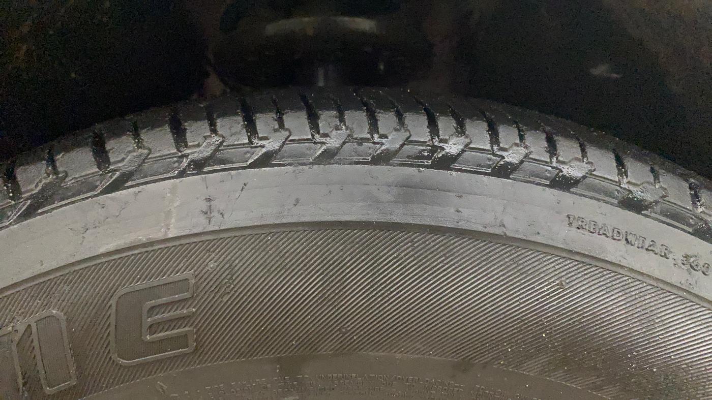 2019 Mahindra XUV500 W9 AT, Diesel, Automatic, 61,586 km, Right Front Tyre Tread