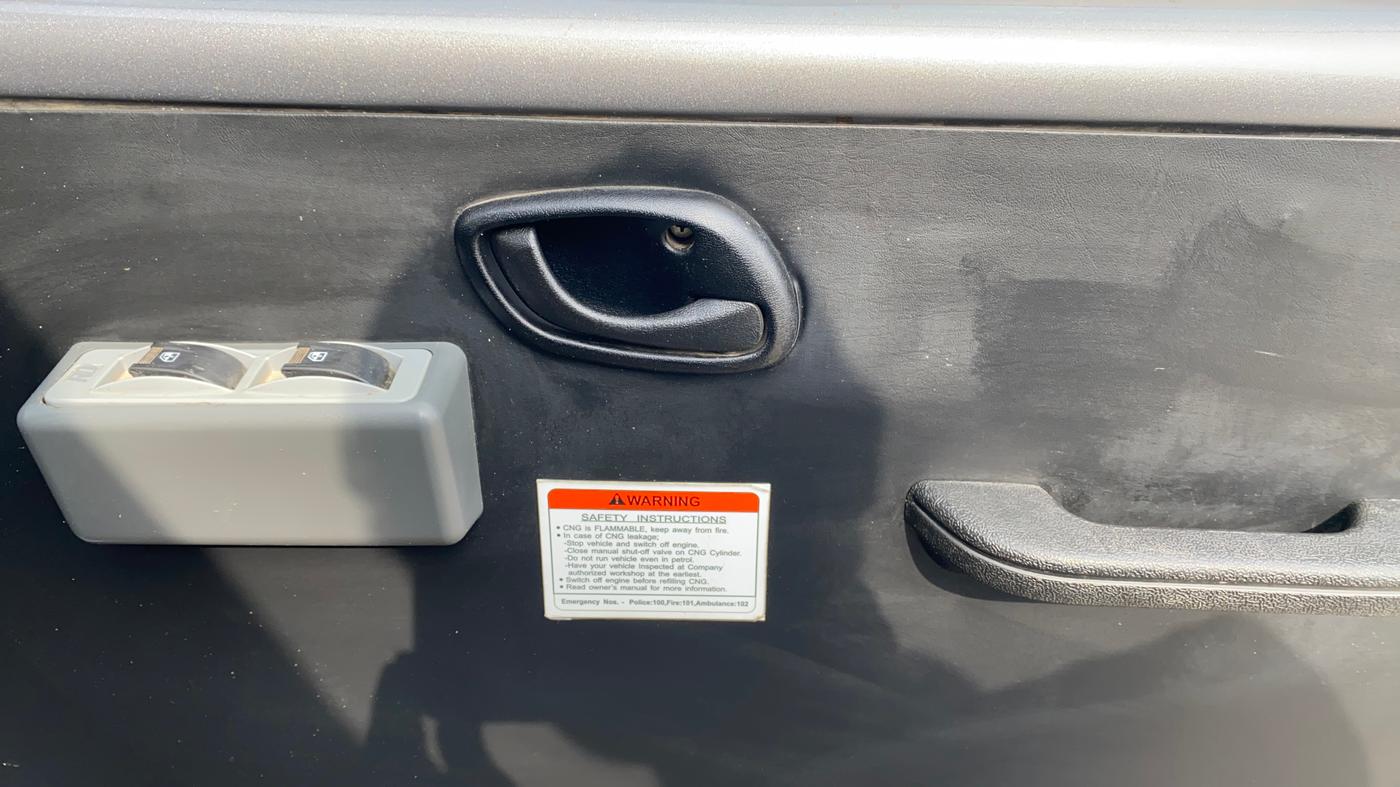 2022 Maruti Eeco 5 STR AC CNG (O), CNG, Manual, 27,733 km, Driver Side Door Panels Control