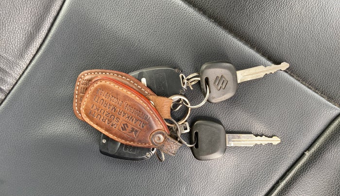 2022 Maruti Eeco 5 STR AC CNG (O), CNG, Manual, 27,733 km, Key Close Up