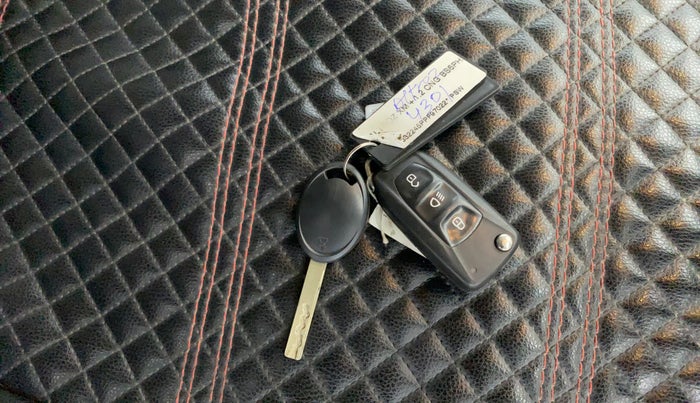 2023 Tata ALTROZ XM PLUS CNG, CNG, Manual, 83,684 km, Key Close Up