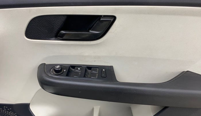 2023 Tata ALTROZ XM PLUS CNG, CNG, Manual, 83,684 km, Driver Side Door Panels Control