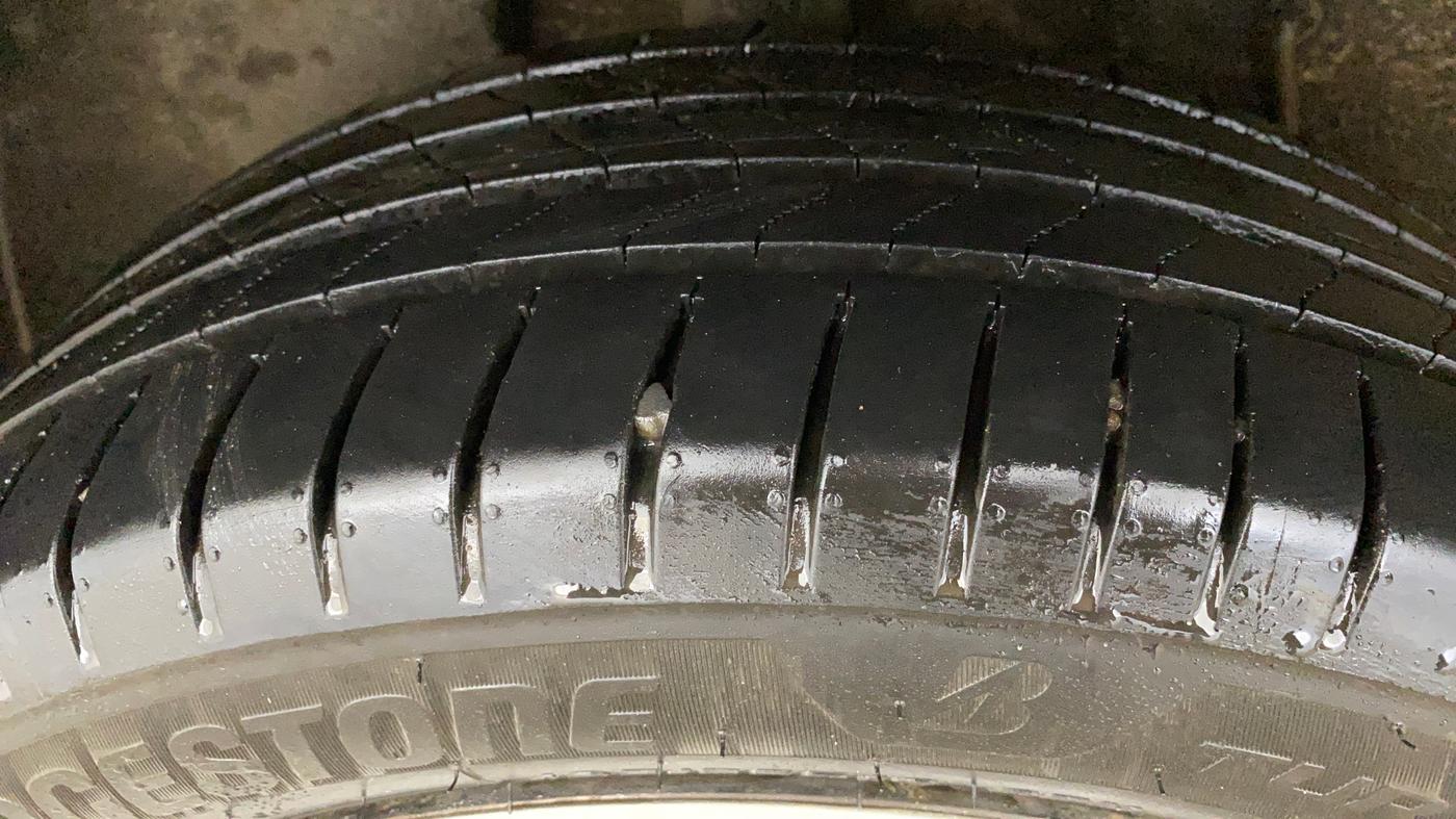 2023 Tata ALTROZ XM PLUS CNG, CNG, Manual, 84,039 km, Right Rear Tyre Tread