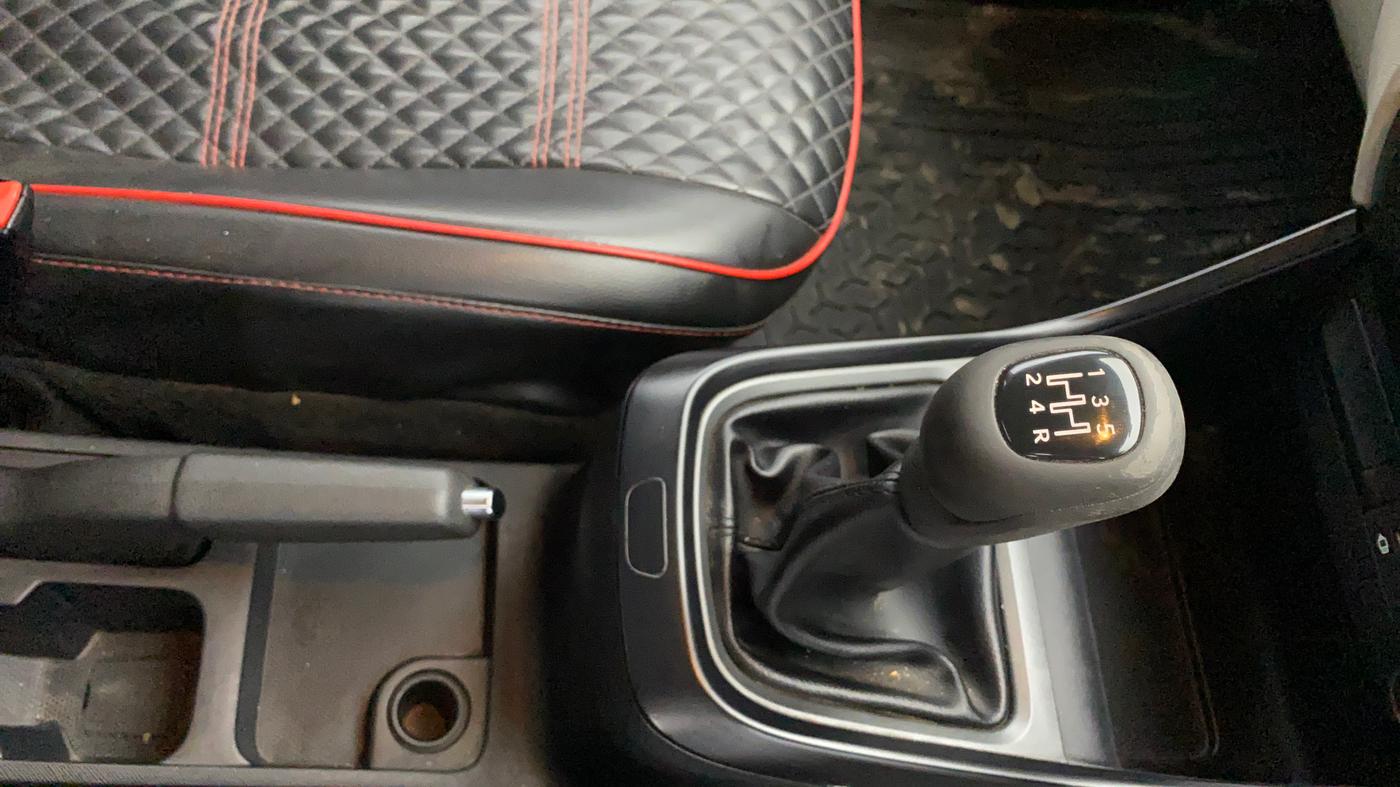 2023 Tata ALTROZ XM PLUS CNG, CNG, Manual, 84,039 km, Gear Lever