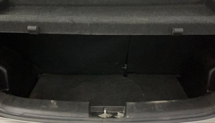 2017 Maruti Swift LXI (O), Petrol, Manual, 29,602 km, Boot Inside