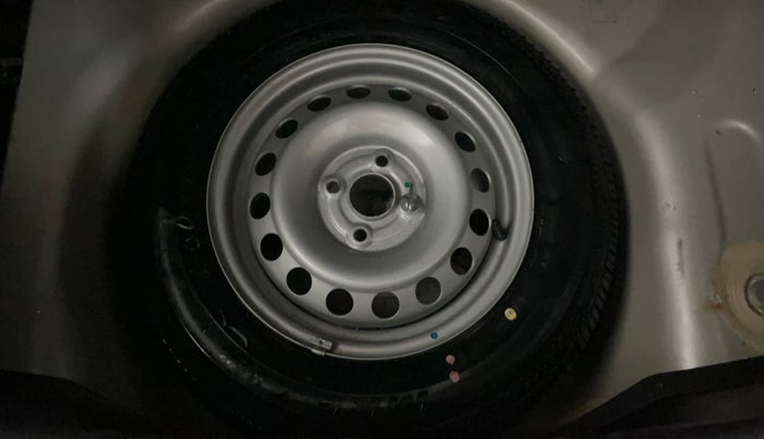 2017 Maruti Swift LXI (O), Petrol, Manual, 29,602 km, Spare Tyre