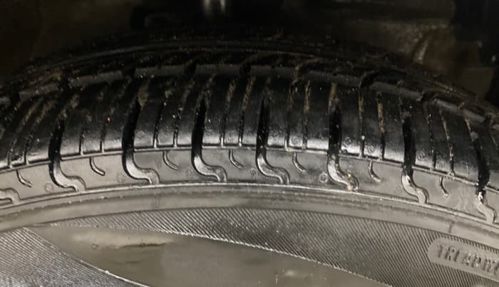2015 Maruti Celerio VXI AMT, Petrol, Automatic, 65,940 km, Right Front Tyre Tread