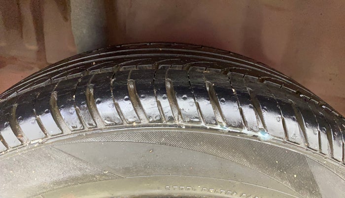 2012 Honda Brio S MT, Petrol, Manual, 76,547 km, Right Rear Tyre Tread