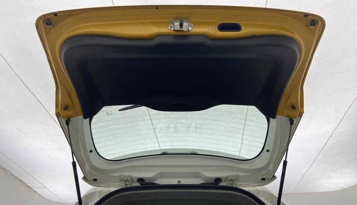 2017 Maruti Vitara Brezza ZDI PLUS DUAL TONE, Diesel, Manual, 38,251 km, Boot Door Open