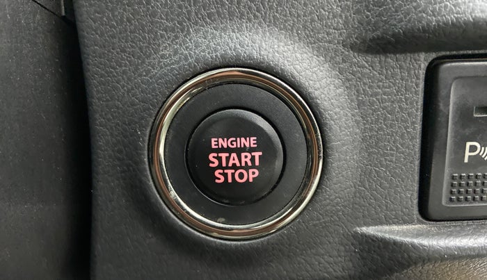 2017 Maruti Vitara Brezza ZDI PLUS DUAL TONE, Diesel, Manual, 38,251 km, Keyless Start/ Stop Button