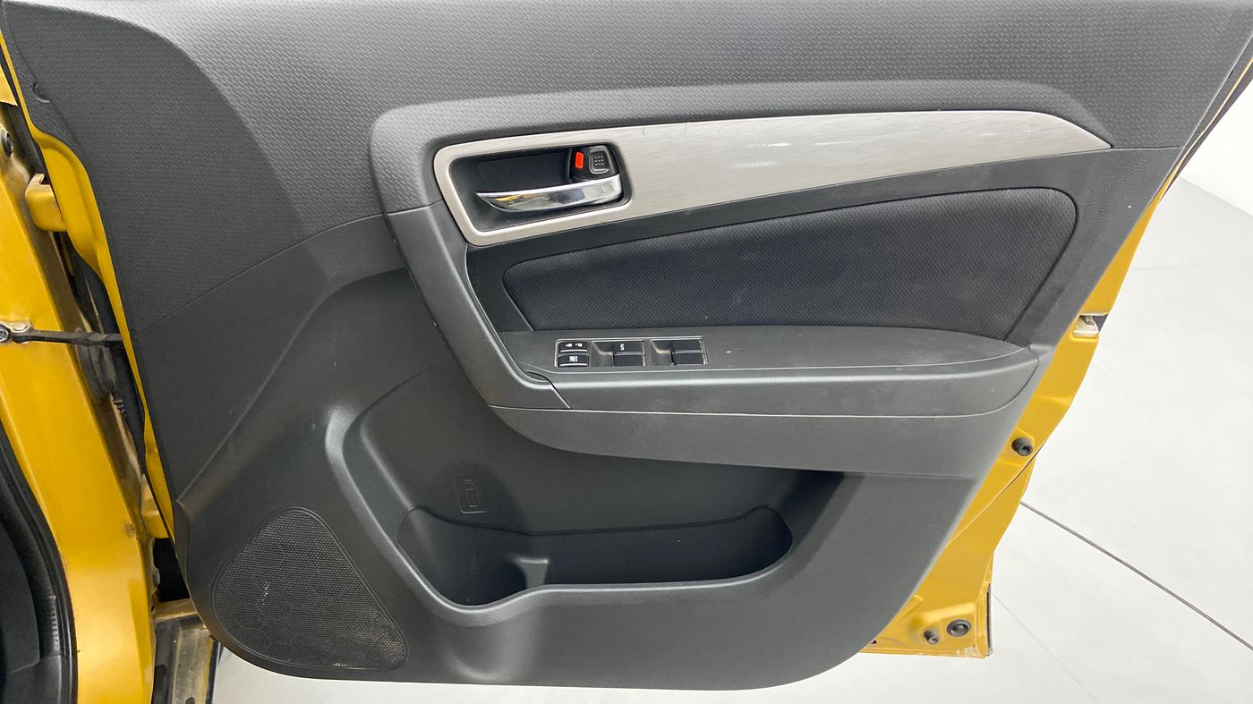 2017 Maruti Vitara Brezza ZDI PLUS DUAL TONE, Diesel, Manual, 38,251 km, Driver Side Door Panels Control