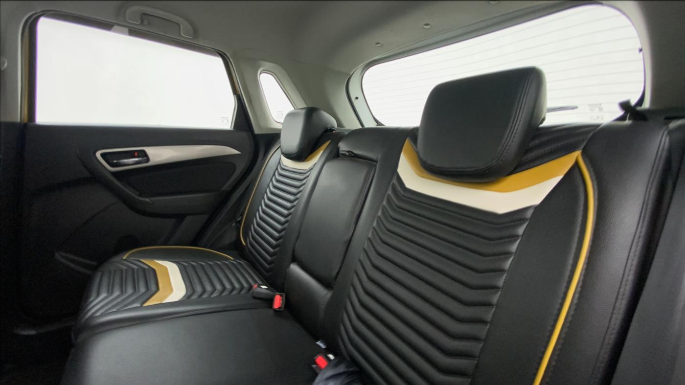 2017 Maruti Vitara Brezza ZDI PLUS DUAL TONE, Diesel, Manual, 38,251 km, Right Side Rear Door Cabin