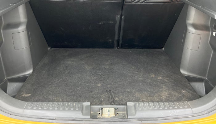 2017 Maruti Vitara Brezza ZDI PLUS DUAL TONE, Diesel, Manual, 38,251 km, Boot Inside