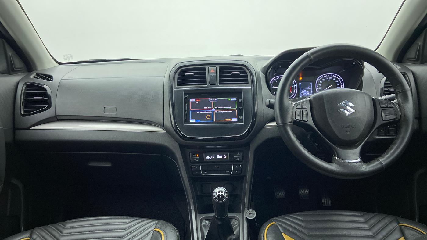 2017 Maruti Vitara Brezza ZDI PLUS DUAL TONE, Diesel, Manual, 38,251 km, Dashboard