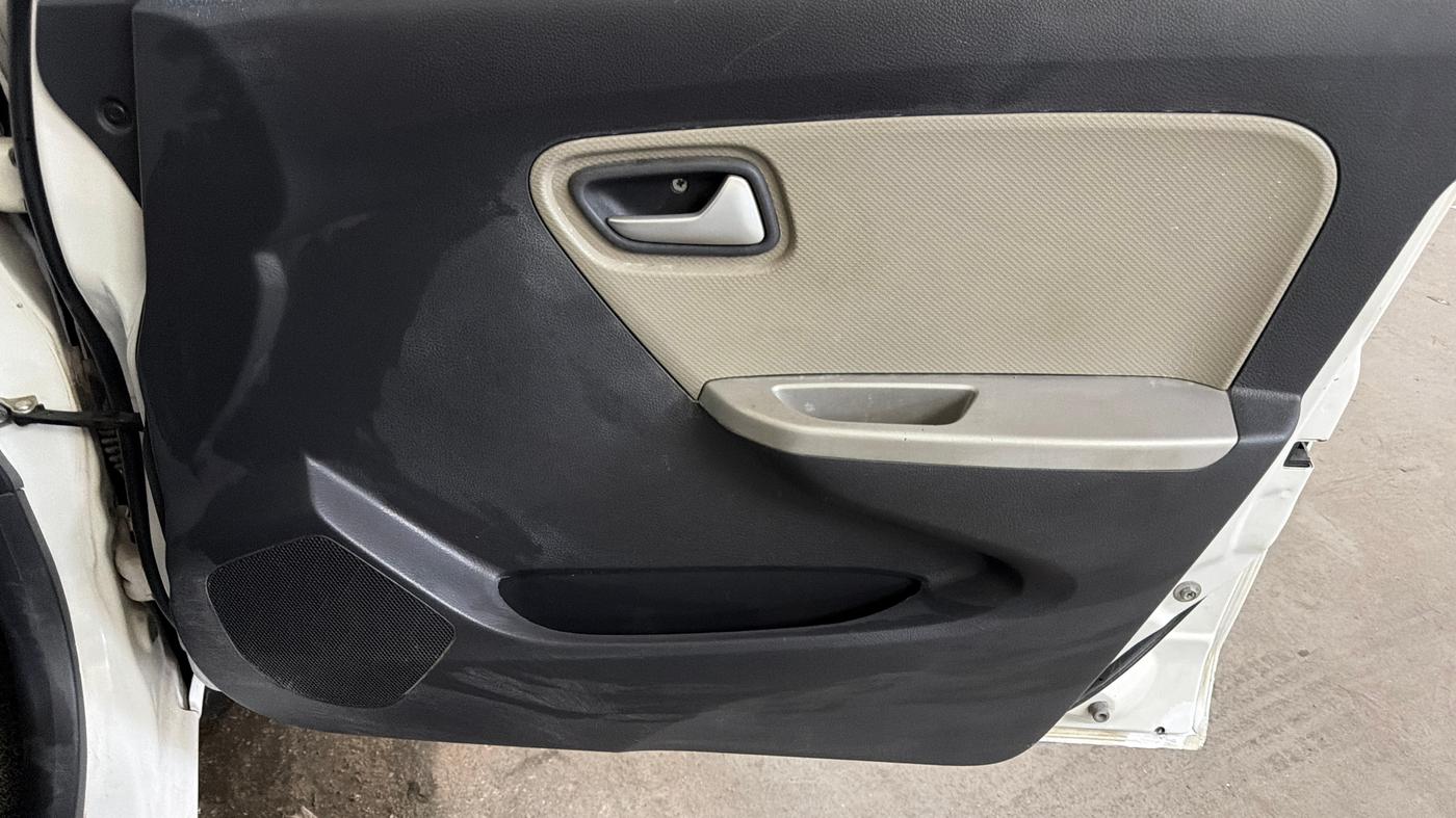 2017 Maruti Alto K10 VXI (O), Petrol, Manual, 76,143 km, Driver Side Door Panels Control