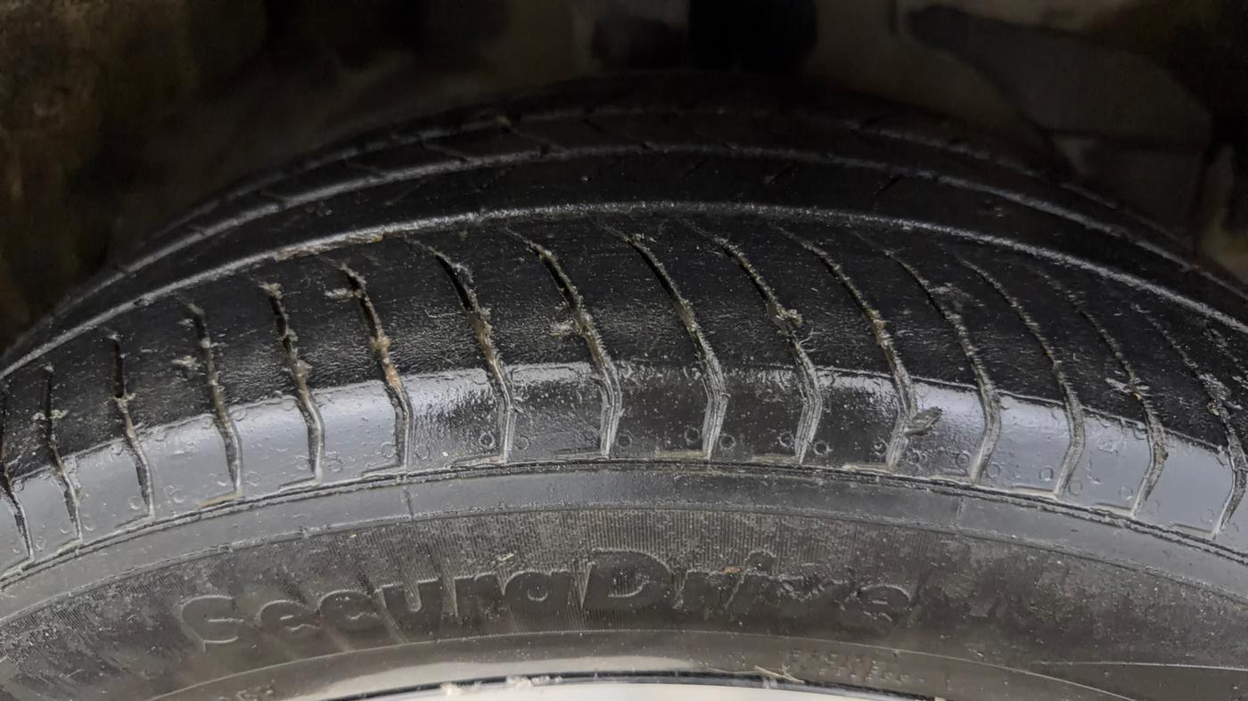 2024 MG HECTOR SAVVY PRO 1.5 TURBO CVT PETROL, Petrol, Automatic, 62,754 km, Right Front Tyre Tread