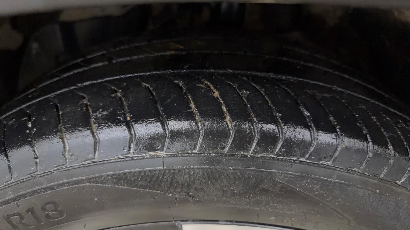 2024 MG HECTOR SAVVY PRO 1.5 TURBO CVT PETROL, Petrol, Automatic, 62,754 km, Left Front Tyre Tread