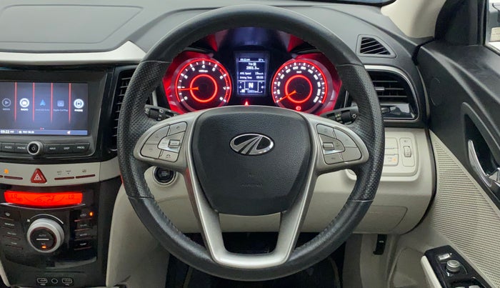 2022 Mahindra XUV300 W8 (O) 1.2 PETROL AMT, Petrol, Automatic, 13,198 km, Steering Wheel Close Up