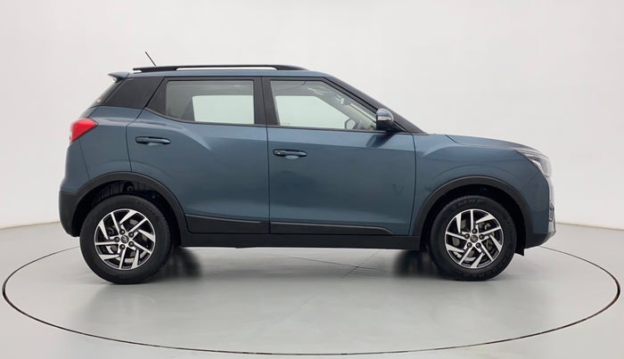 2022 Mahindra XUV300 W8 (O) 1.2 PETROL AMT, Petrol, Automatic, 13,198 km, Right Side View