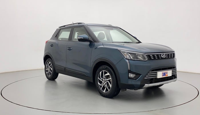 2022 Mahindra XUV300 W8 (O) 1.2 PETROL AMT, Petrol, Automatic, 13,198 km, Right Front Diagonal