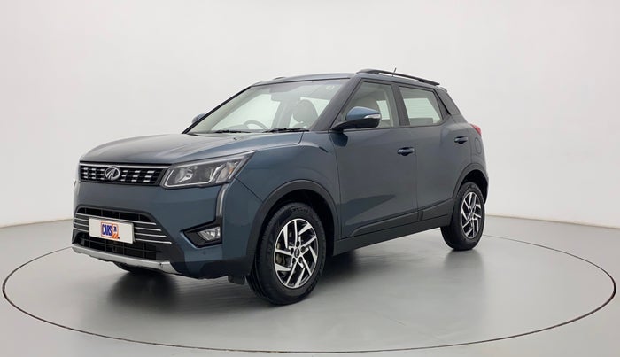 2022 Mahindra XUV300 W8 (O) 1.2 PETROL AMT, Petrol, Automatic, 13,198 km, Left Front Diagonal