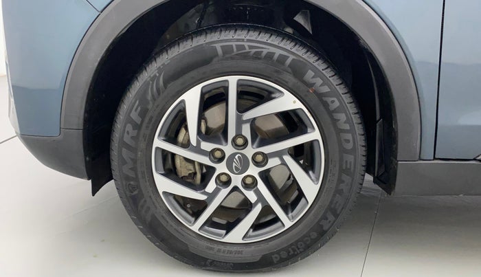 2022 Mahindra XUV300 W8 (O) 1.2 PETROL AMT, Petrol, Automatic, 13,198 km, Left Front Wheel