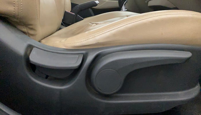 2019 Hyundai Verna 1.6 VTVT SX, Petrol, Manual, 85,368 km, Driver Side Adjustment Panel