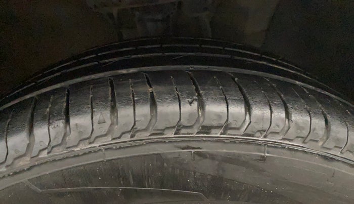 2019 Hyundai Verna 1.6 VTVT SX, Petrol, Manual, 85,368 km, Right Front Tyre Tread