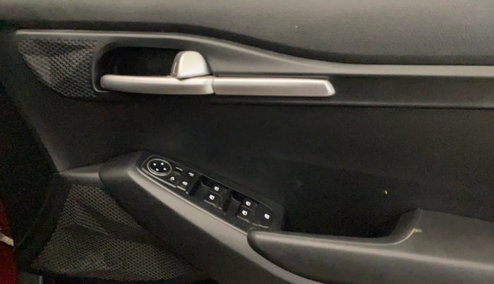 2022 KIA SELTOS HTK PLUS 1.5 DIESEL, Diesel, Manual, 48,585 km, Driver Side Door Panels Control