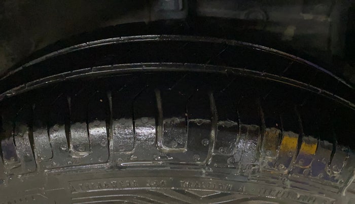 2014 Maruti Swift Dzire VXI, Petrol, Manual, 58,432 km, Right Front Tyre Tread