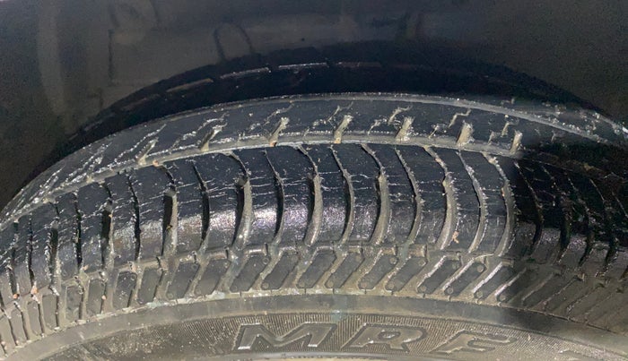 2014 Maruti Swift Dzire VXI, Petrol, Manual, 58,432 km, Left Front Tyre Tread