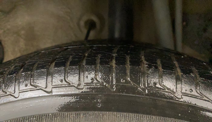 2014 Tata Zest XMS PETROL, Petrol, Manual, 28,842 km, Left Rear Tyre Tread