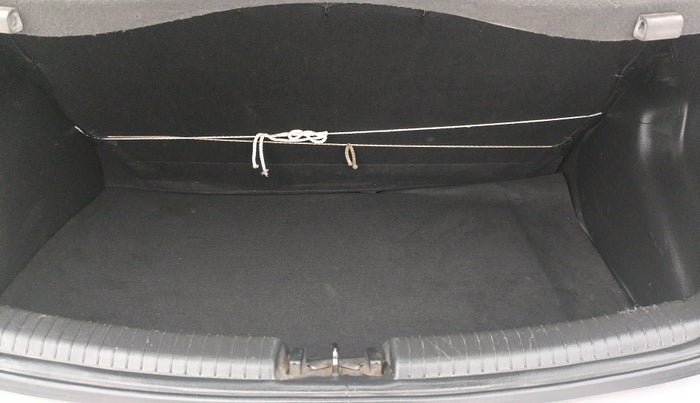 2017 Hyundai Grand i10 SPORTZ (O) AT 1.2 KAPPA VTVT, Petrol, Automatic, 84,942 km, Boot Inside