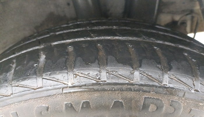 2017 Hyundai Grand i10 SPORTZ (O) AT 1.2 KAPPA VTVT, Petrol, Automatic, 84,942 km, Left Rear Tyre Tread