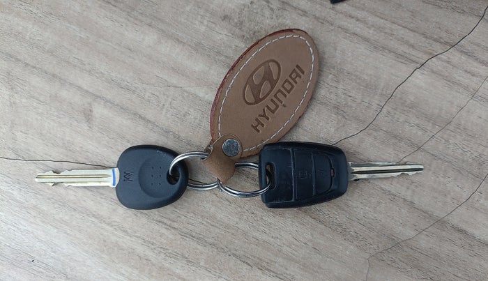 2017 Hyundai Grand i10 SPORTZ (O) AT 1.2 KAPPA VTVT, Petrol, Automatic, 84,942 km, Key Close Up