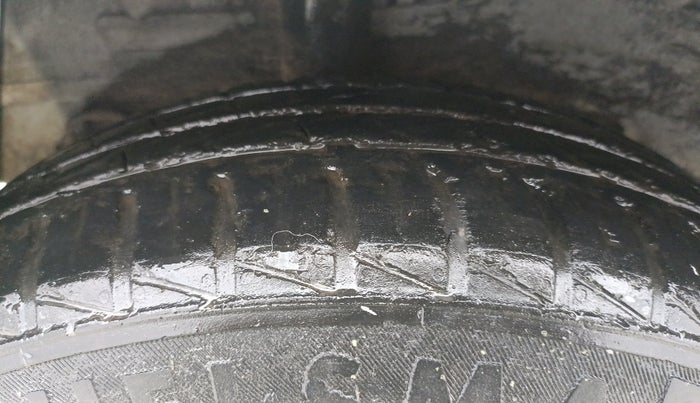 2017 Hyundai Grand i10 SPORTZ (O) AT 1.2 KAPPA VTVT, Petrol, Automatic, 84,942 km, Right Rear Tyre Tread