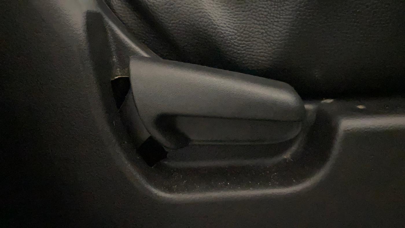 2018 Maruti Wagon R 1.0 VXI AMT, CNG, Automatic, 29,362 km, Driver Side Adjustment Panel