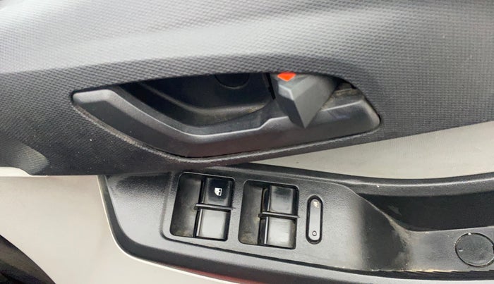 2022 Tata Tiago XTA PETROL, Petrol, Automatic, 43,765 km, Driver Side Door Panels Control