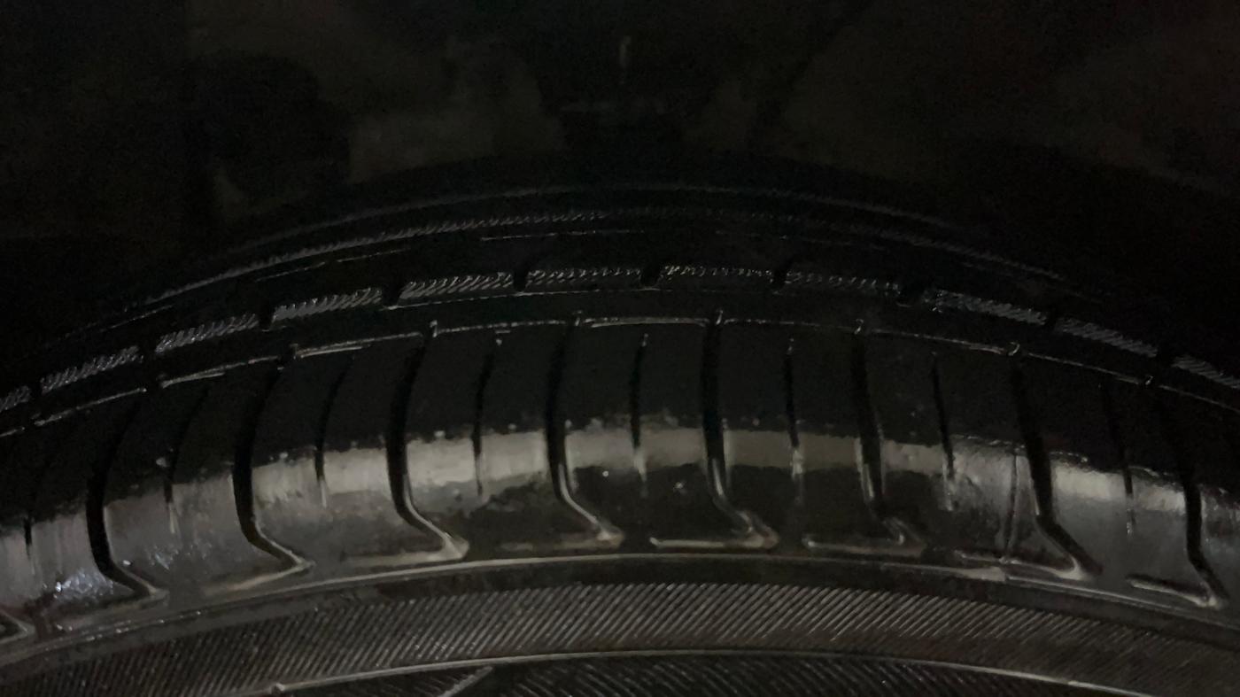 2015 Hyundai Elite i20 ASTA 1.2, Petrol, Manual, 54,223 km, Left Front Tyre Tread