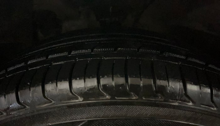 2015 Hyundai Elite i20 ASTA 1.2, Petrol, Manual, 54,223 km, Left Front Tyre Tread