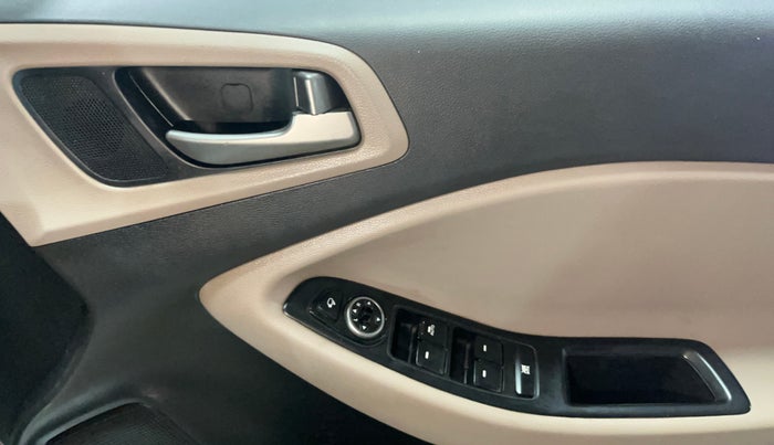 2015 Hyundai Elite i20 ASTA 1.2, Petrol, Manual, 54,223 km, Driver Side Door Panels Control