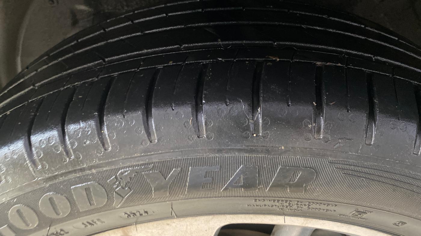 2021 MG HECTOR SHARP 1.5 DCT PETROL, Petrol, Automatic, 50,766 km, Left Front Tyre Tread