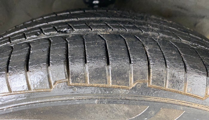 2011 Hyundai Santro Xing GL PLUS, Petrol, Manual, 59,423 km, Right Front Tyre Tread