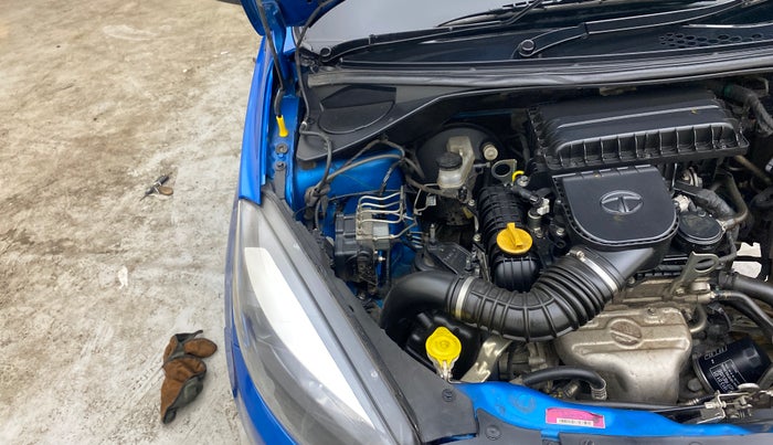 2019 Tata Tiago XZ PLUS DUAL TONE PETROL, Petrol, Manual, 1,11,349 km, Engine View - Right