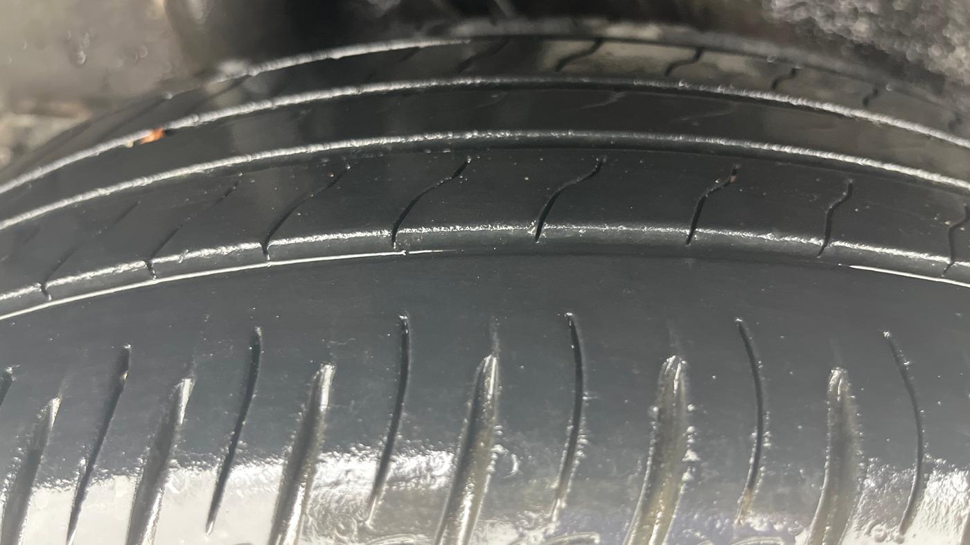 2019 Hyundai VENUE SX PLUS 1.0 TURBO DCT, Petrol, Automatic, 39,690 km, Right Rear Tyre Tread