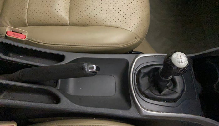 2017 Honda City 1.5L I-VTEC V MT, Petrol, Manual, 88,941 km, Gear Lever