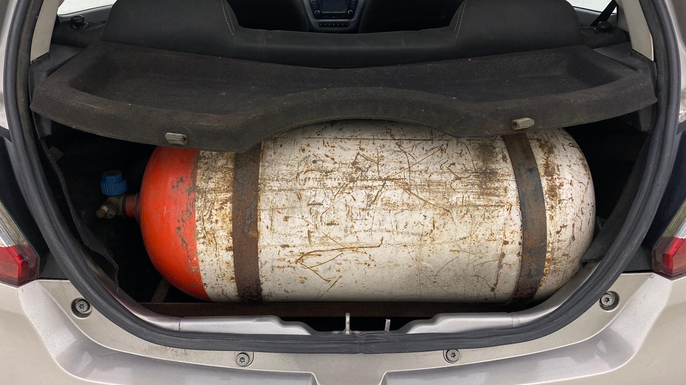 2018 Tata TIAGO NRG PETROL, CNG, Manual, 89,100 km, Boot Inside