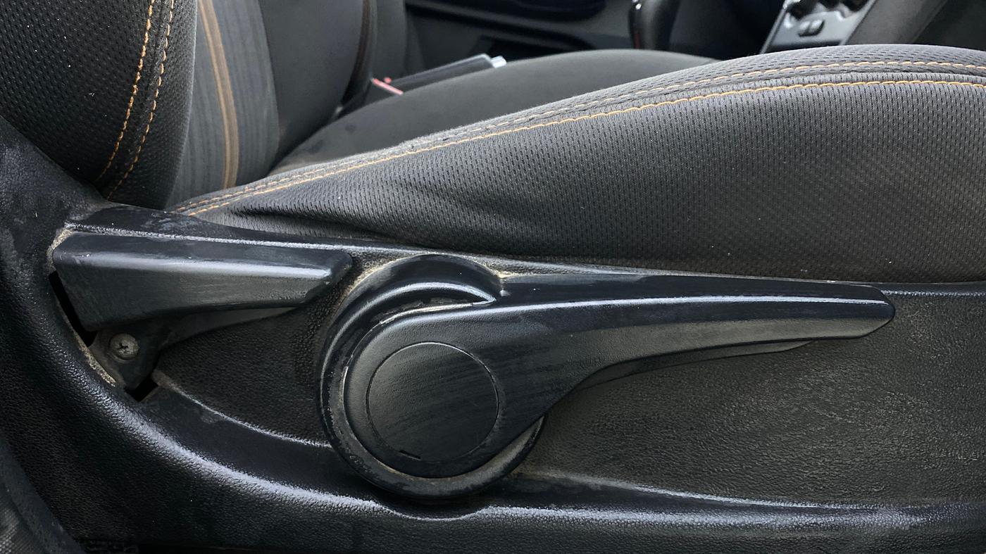 2018 Tata TIAGO NRG PETROL, CNG, Manual, 89,100 km, Driver Side Adjustment Panel