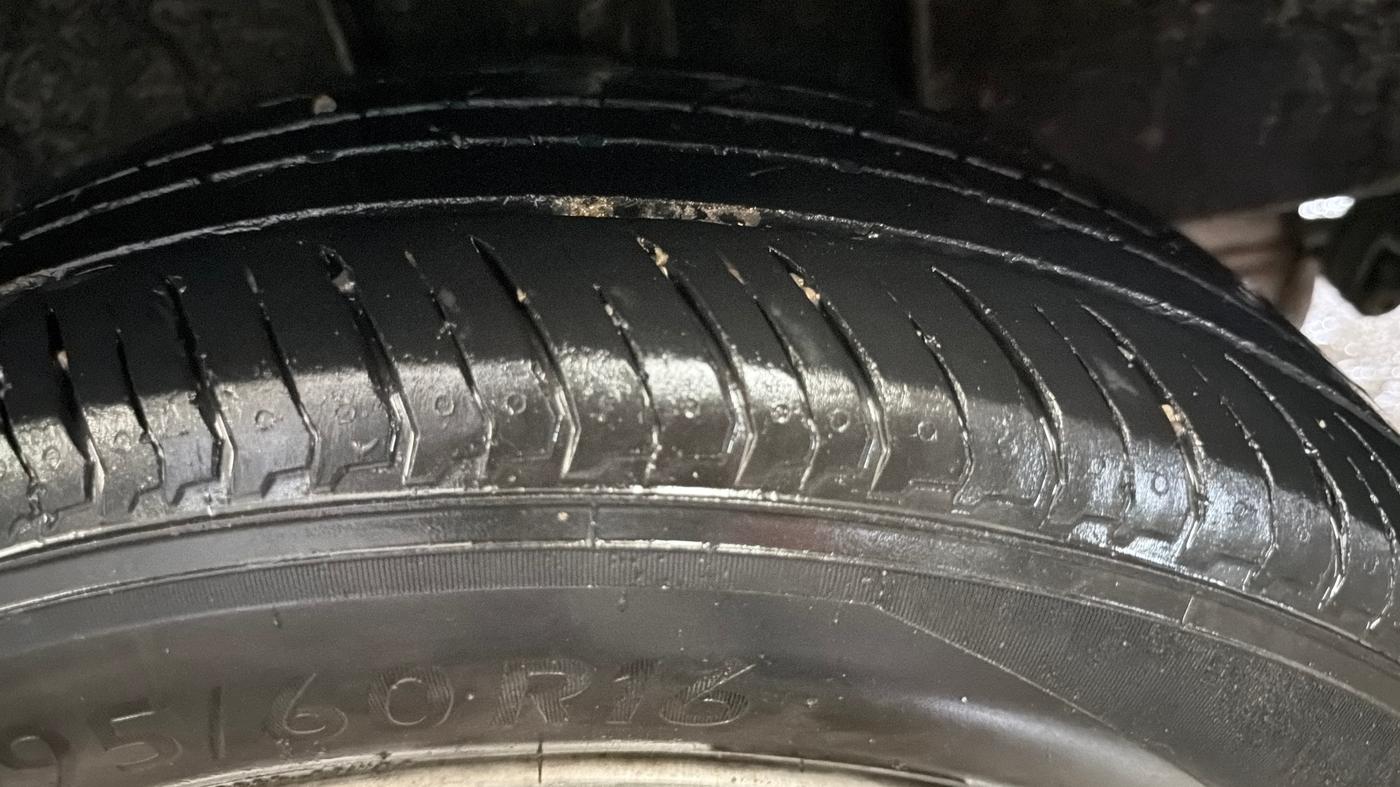 2022 Nissan MAGNITE XE, Petrol, Manual, 54,812 km, Left Rear Tyre Tread