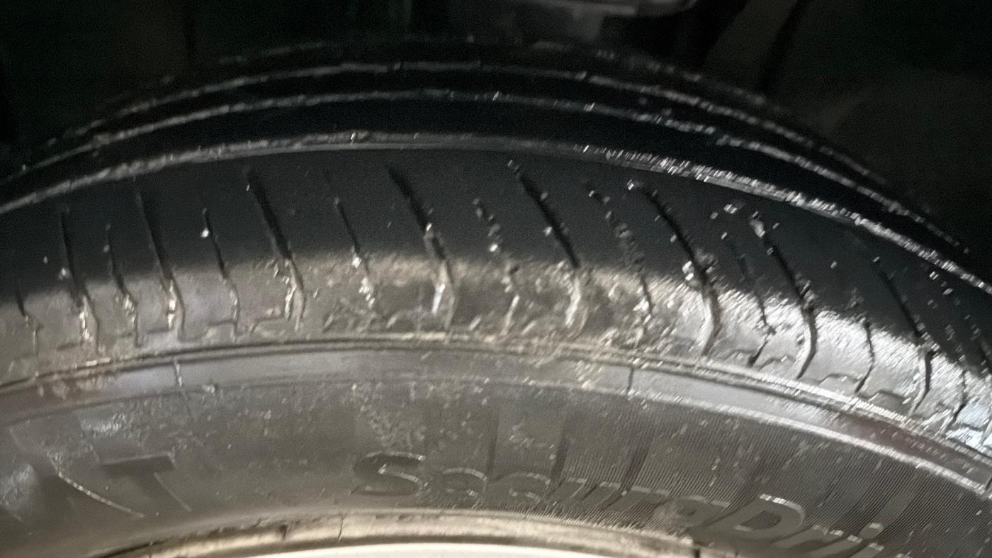 2022 Nissan MAGNITE XE, Petrol, Manual, 54,812 km, Left Front Tyre Tread